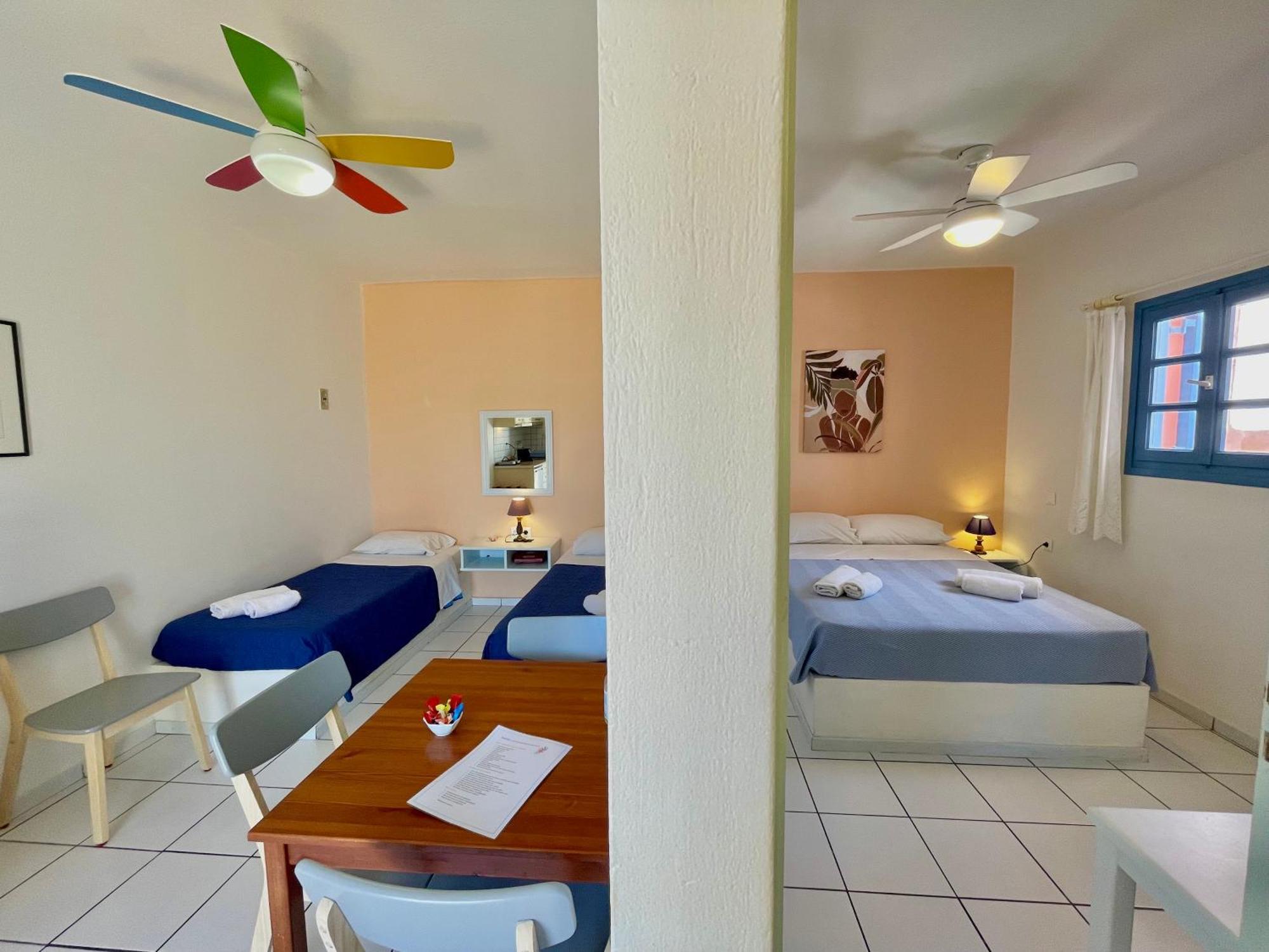 פריבולוס Asterias Mini Coastal Apartments מראה חיצוני תמונה